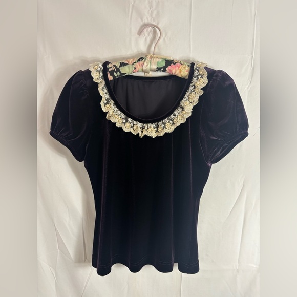 Tops - Purple Velvet Scoop Neck Lace+Pearl Embellished Neckline Puff Sleeve Top Size M